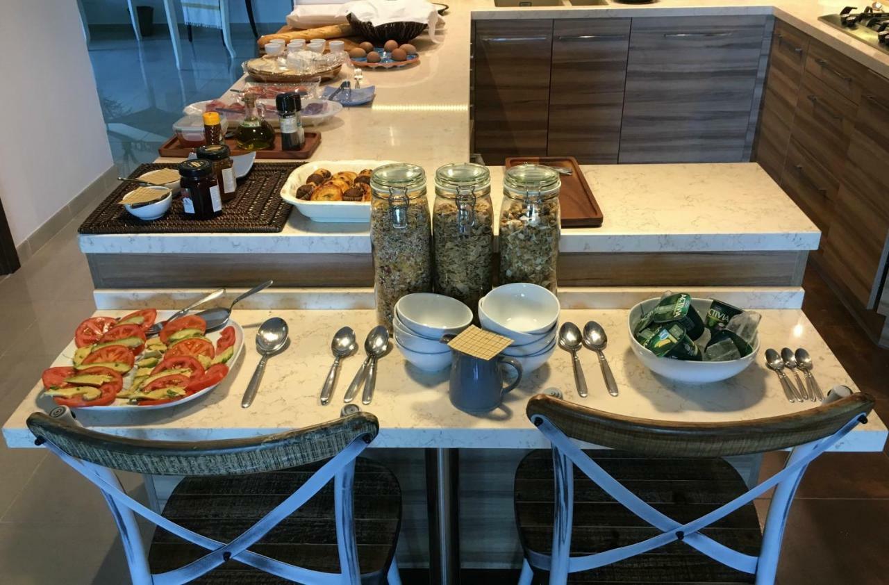 Villa Breeze Boutique Guest Rooms, Marbella Sitio de Calahonda 외부 사진