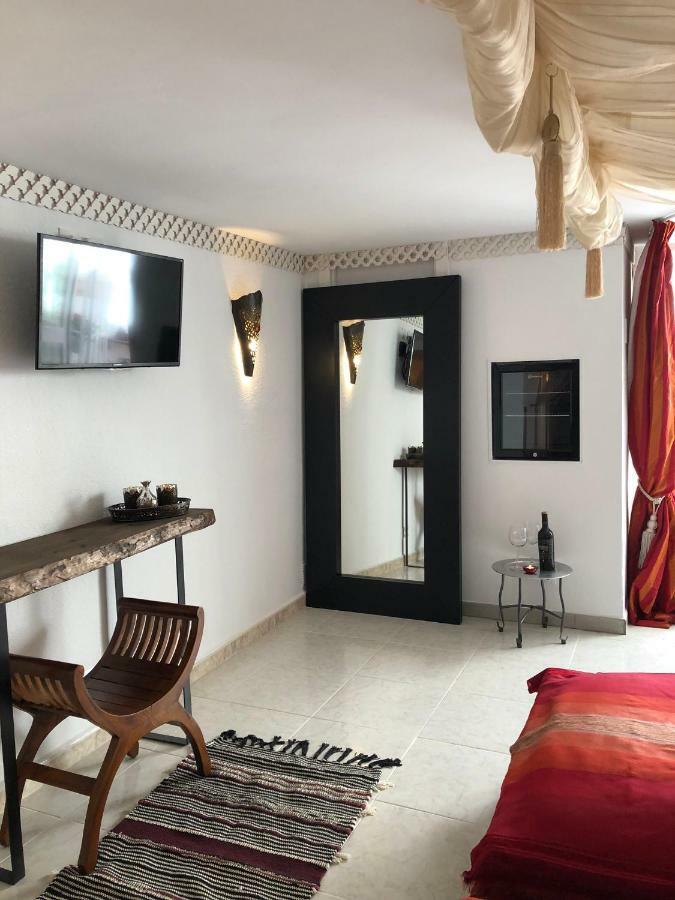 Villa Breeze Boutique Guest Rooms, Marbella Sitio de Calahonda 외부 사진